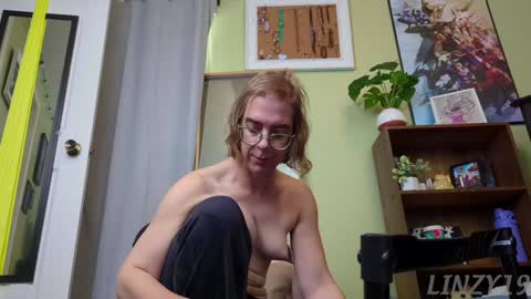 Snapshot of linzy19 chatting on 12.31.24 Linzy19 online show from 12.31.24