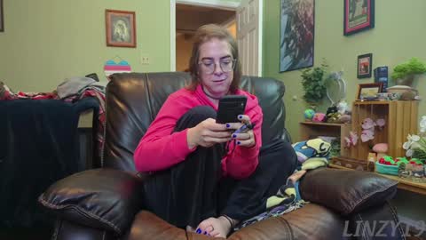 Snapshot of linzy19 chatting on 01.23.25 Linzy19 online show from 01.23.25