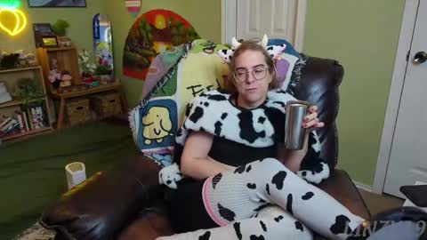 Snapshot of linzy19 chatting on 02.14.25 Linzy19 online show from 02.14.25