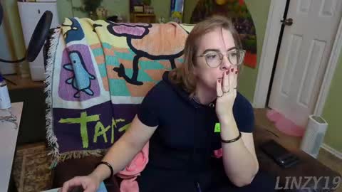 Snapshot of linzy19 chatting on 02.16.25 Linzy19 online show from 02.16.25