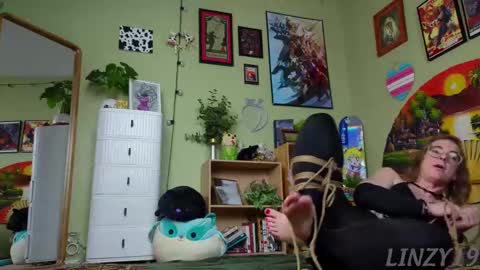 Snapshot of linzy19 chatting on 02.21.25 Linzy19 online show from 02.21.25