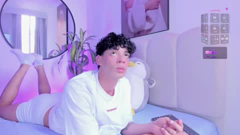 Snapshot of lion_stones chatting on 12.16.25 new account Lion online show from 12.16.25