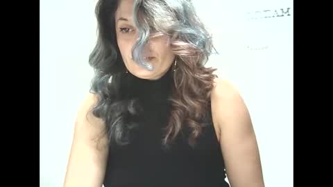 lionessmom online show from 10.31.25