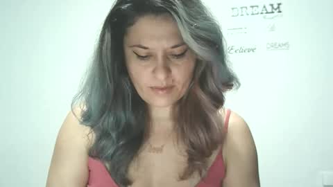 lionessmom online show from 11.04.25