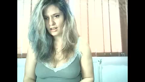 lionessmom online show from 11.12.25