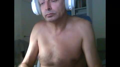Snapshot of liongr69 chatting on 10.19.25 liongr69 online show from 10.19.25