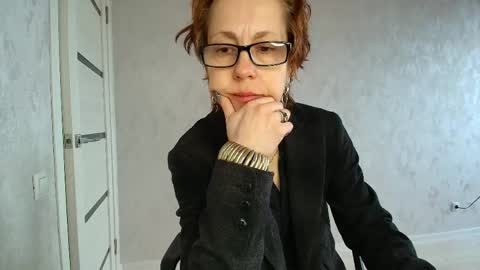 Liora Weiss online show from 04.18.26