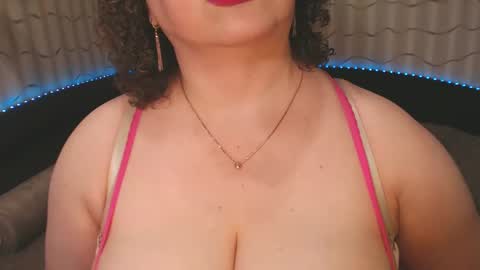 LIpsAddiction online show from 02.17.25