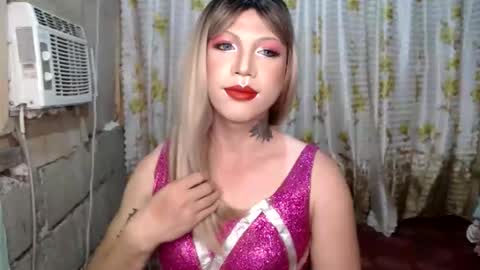 Snapshot of lipshero chatting on 09.14.25 lipshero online show from 09.14.25