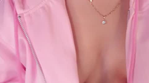 Snapshot of lipswithsweetonthem chatting on 09.30.25 Lina online show from 09.30.25