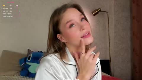 Snapshot of lipswithsweetonthem chatting on 11.10.25 Lina online show from 11.10.25