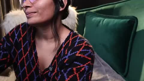 Snapshot of lireesa chatting on 02.10.25 Lire online show from 02.10.25