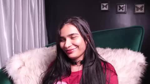 Snapshot of lireesa chatting on 09.15.25 Lire online show from 09.15.25