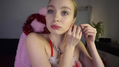 Lisa online show from 12.27.24