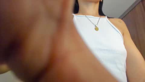 Snapshot of lisa_gerrard_ chatting on 02.10.25 Lisa  online show from 02.10.25