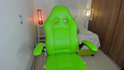 Snapshot of lisa_gerrard_ chatting on 02.20.25 Lisa  online show from 02.20.25