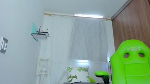 Snapshot of lisa_gerrard_ chatting on 02.26.25 Lisa  online show from 02.26.25