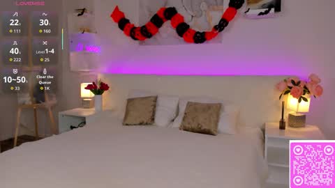 Snapshot of lisa_mccoy chatting on 10.24.25 Lisa online show from 10.24.25