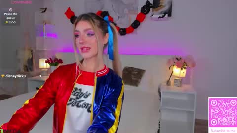 Snapshot of lisa_mccoy chatting on 10.30.25 Lisa online show from 10.30.25