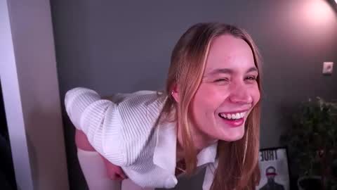 Snapshot of lisa_schiele chatting on 11.29.25 Elisabeth or Lisa online show from 11.29.25