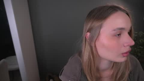 Elisabeth or Lisa online show from 12.18.25