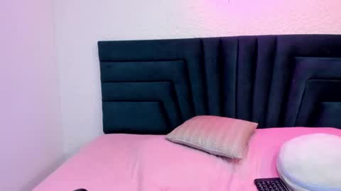 Snapshot of lisa_white_ chatting on 02.04.25 lisa white online show from 02.04.25