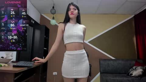 Lisa Gray Independent Model online show from 02.13.25