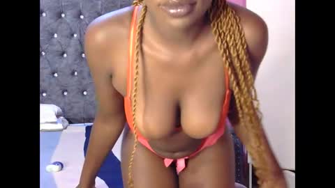 Snapshot of lisah22_ chatting on 04.08.26 Lisah online show from 04.08.26