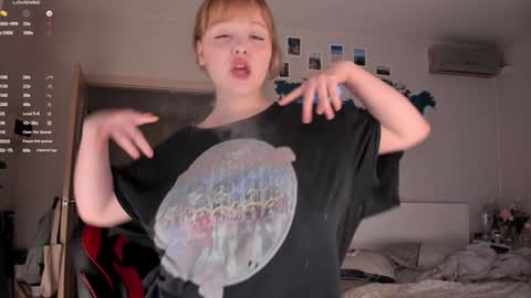 -Lisa- Help me to reach 100 thumbs up3 online show from 12.04.24