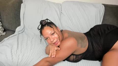 lisaloves6ix9 online show from 05.22.26