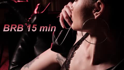 Lisa Moore online show from 11.07.25