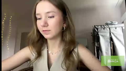 Snapshot of lisasmall chatting on 07.18.26 lisasmall online show from 07.18.26