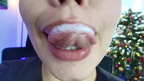 Lisbet online show from 12.19.24