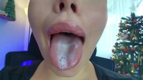 Lisbet online show from 12.20.24