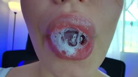 Lisbet online show from 01.27.25