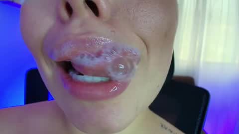 Lisbet online show from 02.14.25