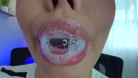 Lisbet online show from 02.21.25