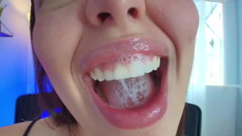 Lisbet online show from 03.10.25