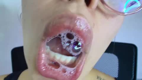 Lisbet online show from 09.09.25