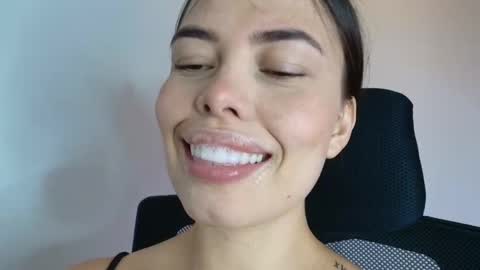 Lisbet online show from 09.11.25