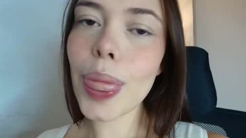 Lisbet online show from 10.21.25