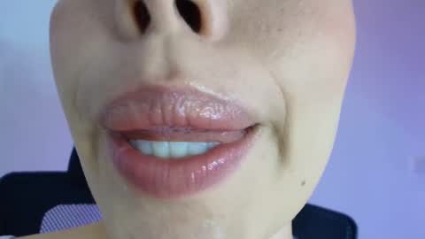 Lisbet online show from 12.21.25