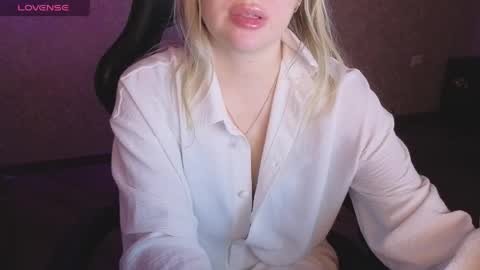 Anna online show from 04.19.26