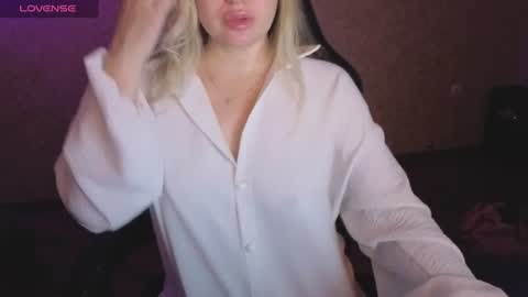 Snapshot of lisenok26 chatting on 06.15.26 Anna online show from 06.15.26