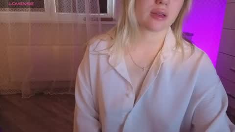 Snapshot of lisenok26 chatting on 07.23.26 Anna online show from 07.23.26