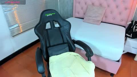 L I S S A  online show from 11.14.25