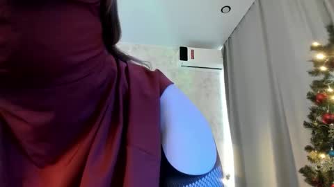 Lissa online show from 12.23.25