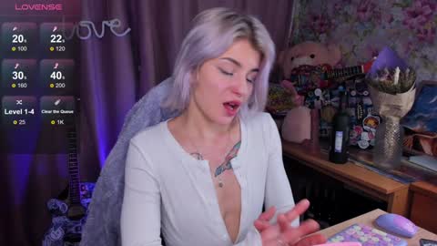 Snapshot of lissakss chatting on 12.22.24 Lissa online show from 12.22.24