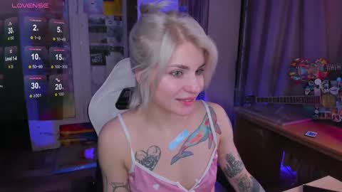 Snapshot of lissakss chatting on 03.11.25 Lissa online show from 03.11.25