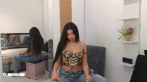 Snapshot of lissawild_ chatting on 01.18.25 ss  online show from 01.18.25